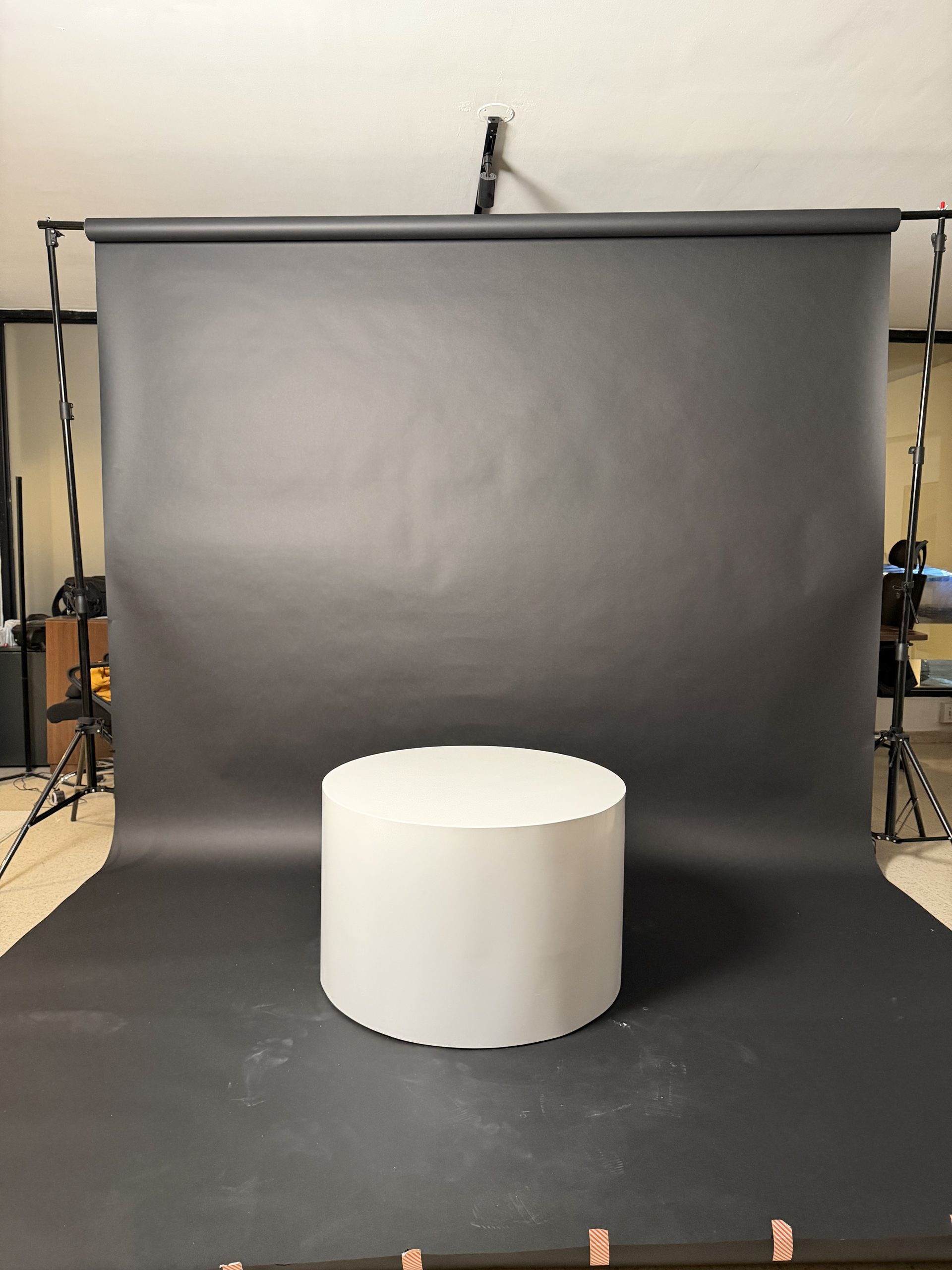 Set de fondo gris seamless con pedestal blanco